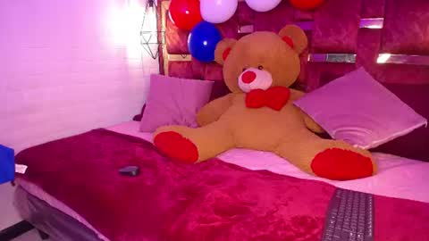 Snapshot of scarlett_squerit chatting on July 6, 2026, 1:41 pm scarlett_squerit online show from July 6, 2026, 1:41 pm
