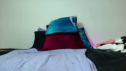 scarlettbooty online show from November 18, 2025, 9:03 am