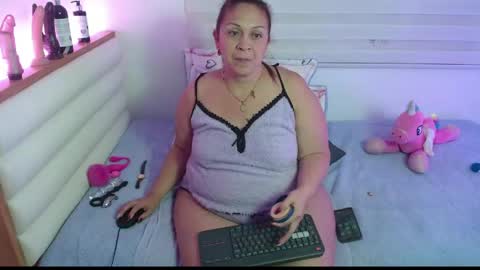 scarlettbooty online show from April 19, 2026, 9:52 am