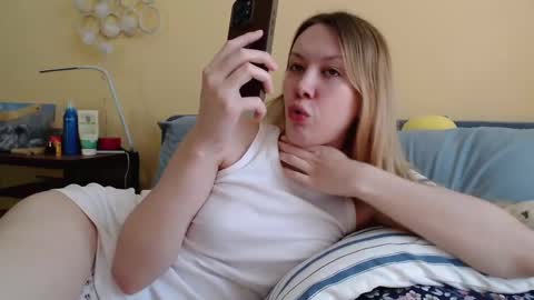 Scarlett online show from February 27, 2025, 1:38 pm