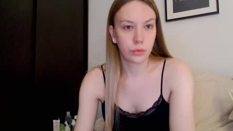 Scarlett online show from November 27, 2025, 1:35 pm