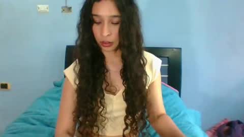 Snapshot of scarlettscottx chatting on May 25, 2026, 9:43 pm Nataly online show from May 25, 2026, 9:43 pm