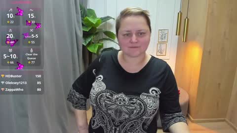 Scarlett online show from December 5, 2024, 12:00 pm