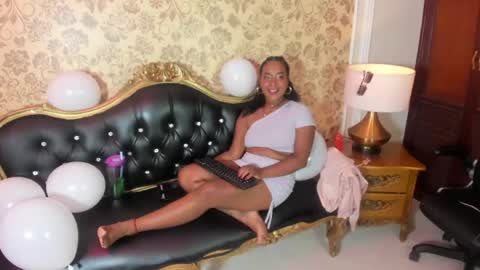 scarletttoush online show from May 22, 2026, 4:41 am
