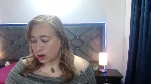 Sccarlet online show from November 16, 2025, 1:22 am