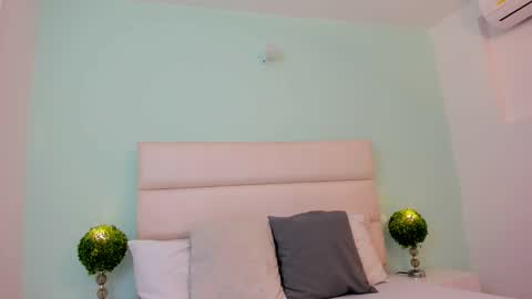 SCARLET online show from February 20, 2026, 10:49 am