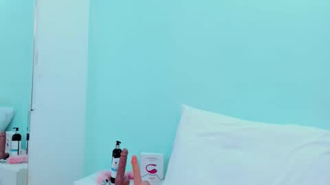 SCARLET online show from April 19, 2026, 6:10 pm