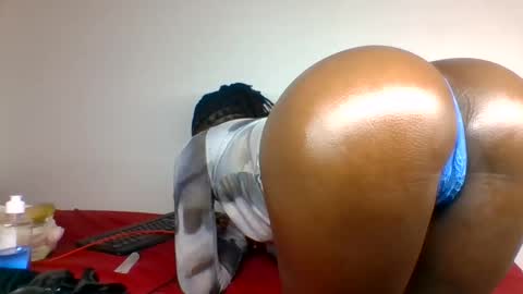 scentedfriction online show from November 24, 2025, 10:53 pm