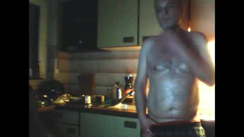 schnibschnab online show from February 19, 2026, 2:07 am