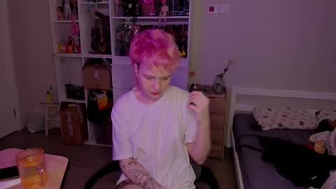 Rina online show from December 15, 2025, 7:12 am