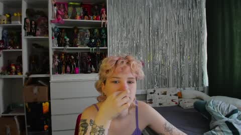 Rina online show from April 3, 2026, 7:06 am