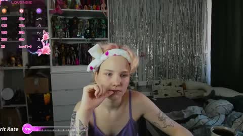 Rina online show from April 6, 2026, 7:09 am