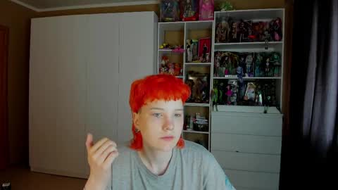Rina online show from June 3, 2026, 7:33 am
