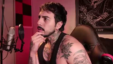 Snapshot of scockpion_ chatting on July 1, 2026, 6:59 am Alejandro help me to reach 200 thumps up online show from July 1, 2026, 6:59 am