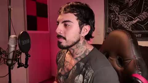 Snapshot of scockpion_ chatting on July 2, 2026, 7:58 am Alejandro help me to reach 200 thumps up online show from July 2, 2026, 7:58 am