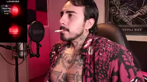 Snapshot of scockpion_ chatting on July 17, 2026, 10:33 am Alejandro help me to reach 200 thumps up online show from July 17, 2026, 10:33 am