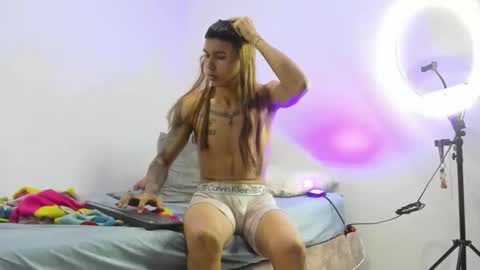 Snapshot of scook_gray chatting on May 14, 2026, 9:43 pm scook_gray online show from May 14, 2026, 9:43 pm
