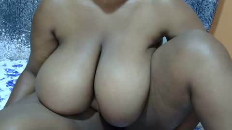 Snapshot of scorviaamanda254 chatting on February 19, 2025, 2:12 pm Its Lilly online show from February 19, 2025, 2:12 pm