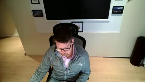 Snapshot of scotsmanx chatting on February 17, 2026, 8:04 pm scotsmanx online show from February 17, 2026, 8:04 pm