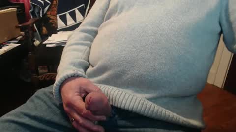 Snapshot of scottbearfun chatting on February 11, 2025, 4:02 pm scottbearfun online show from February 11, 2025, 4:02 pm