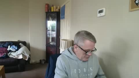Snapshot of scottsman214 chatting on October 18, 2025, 11:33 am James online show from October 18, 2025, 11:33 am