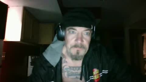 Snapshot of screwnutandbolte chatting on December 15, 2025, 11:36 am screwnutandbolte online show from December 15, 2025, 11:36 am