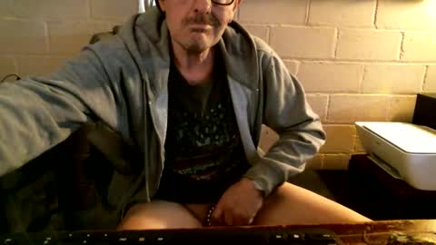 eating pussy  sucking dick online show from October 19, 2025, 10:10 pm