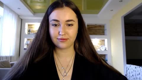 Elizabeth  online show from January 8, 2025, 11:21 am