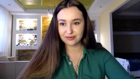 Elizabeth  online show from February 3, 2025, 1:40 pm