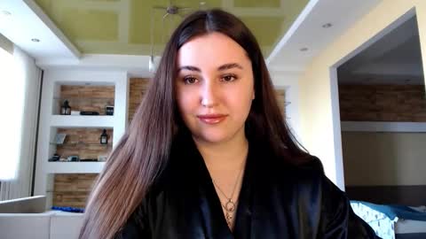 Elizabeth  online show from March 11, 2025, 11:23 am