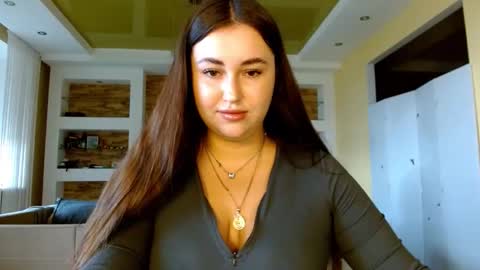 Elizabeth  online show from October 6, 2025, 6:44 am