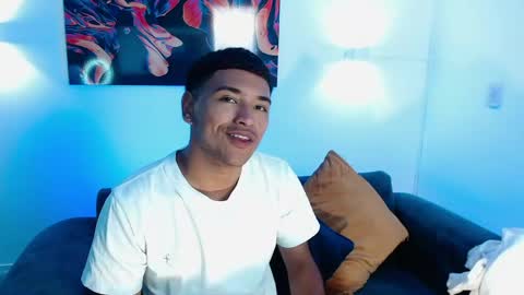 Snapshot of seanstonee chatting on April 15, 2026, 6:48 pm Sean online show from April 15, 2026, 6:48 pm