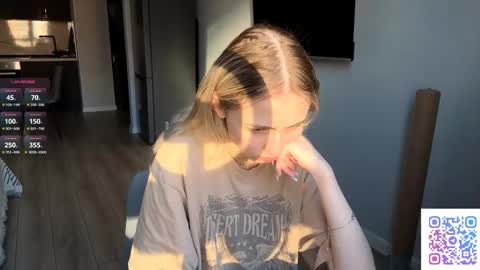 Kate online show from April 17, 2026, 2:53 pm