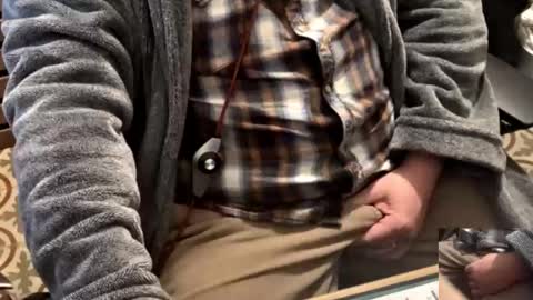 Snapshot of seathrough chatting on February 1, 2026, 4:05 pm Falco J online show from February 1, 2026, 4:05 pm