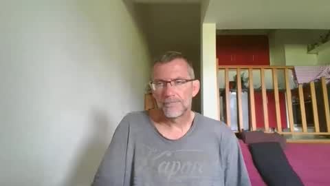 Snapshot of seb846894 chatting on May 17, 2026, 8:34 am seb846894 online show from May 17, 2026, 8:34 am