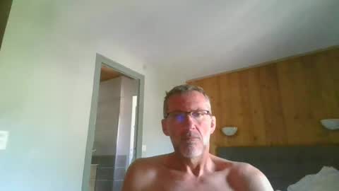 Snapshot of seb846894 chatting on June 15, 2026, 3:25 pm seb846894 online show from June 15, 2026, 3:25 pm