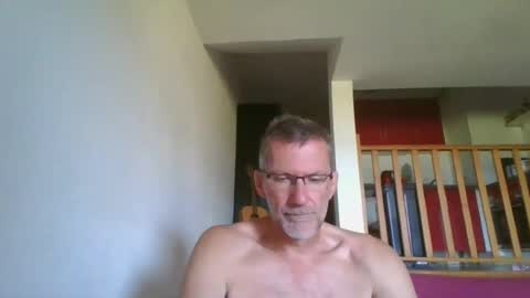 Snapshot of seb846894 chatting on July 6, 2026, 9:28 am seb846894 online show from July 6, 2026, 9:28 am
