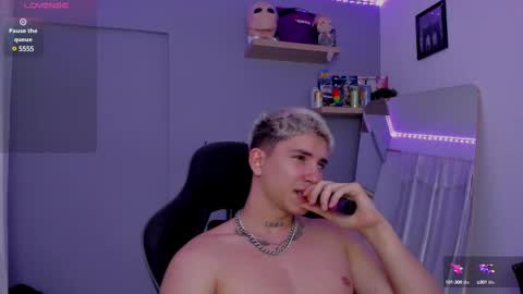 Sebastin online show from March 8, 2025, 6:37 pm