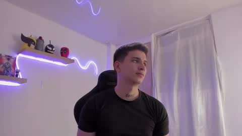 Sebastin online show from December 22, 2025, 11:13 pm