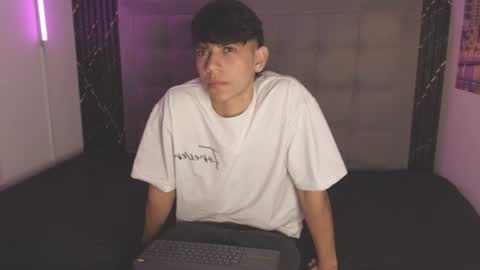 Snapshot of sebas_pretty7 chatting on July 3, 2026, 12:33 pm sebas_pretty7 online show from July 3, 2026, 12:33 pm