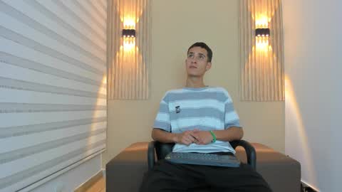 sebass_r online show from November 15, 2025, 7:21 pm