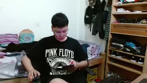 Snapshot of sebasslops chatting on February 5, 2025, 5:52 am Sebas online show from February 5, 2025, 5:52 am