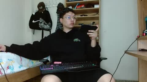 Snapshot of sebasslops chatting on February 14, 2025, 1:02 am Sebas online show from February 14, 2025, 1:02 am