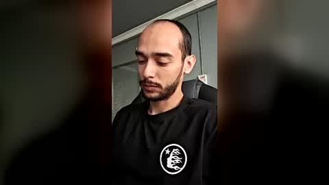 Snapshot of sebastian_foxter chatting on July 23, 2026, 1:42 pm Sebastian online show from July 23, 2026, 1:42 pm