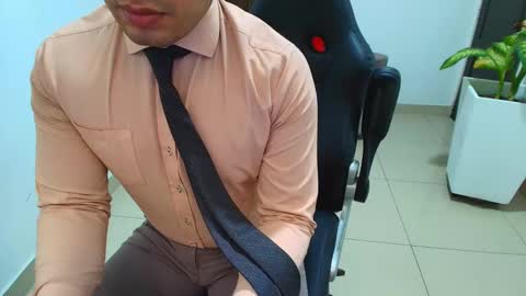 juan  sebastian online show from March 4, 2025, 6:18 pm