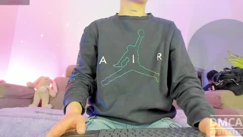     .  INDEPENDENT MODEL online show from April 13, 2026, 3:34 am