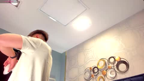 Snapshot of sebastianmaximoff chatting on September 17, 2025, 12:18 pm Sebastian online show from September 17, 2025, 12:18 pm