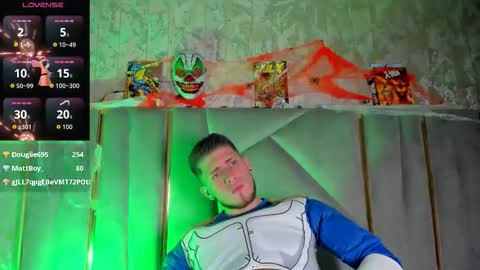 Snapshot of sebastianmaximoff chatting on October 31, 2025, 9:05 pm Sebastian online show from October 31, 2025, 9:05 pm