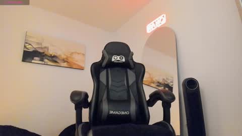 Lucian Sinclair online show from January 26, 2025, 12:37 am