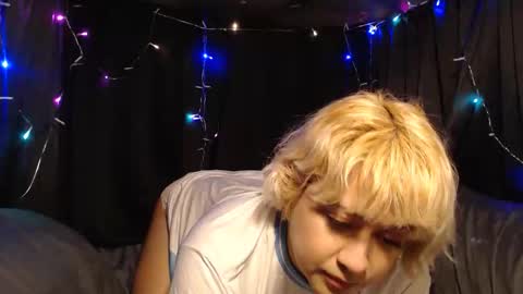 Sebastian online show from November 4, 2025, 3:27 am